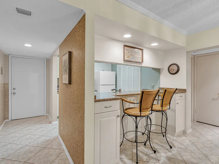 Breakfast bar
