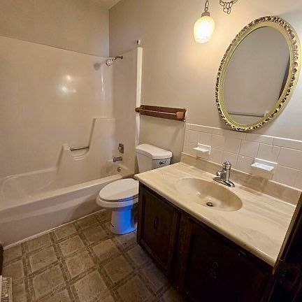 4th image of 4302 E Santa Barbara Dr