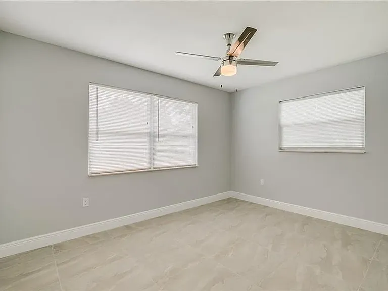 2558 Rosery Rd E — Photo 19