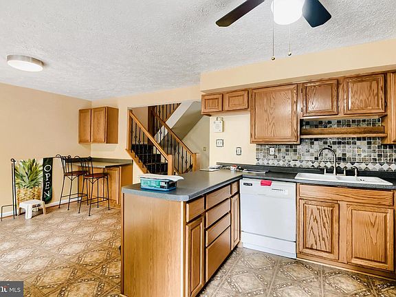 5th image of 3234 Split Oak Ct
