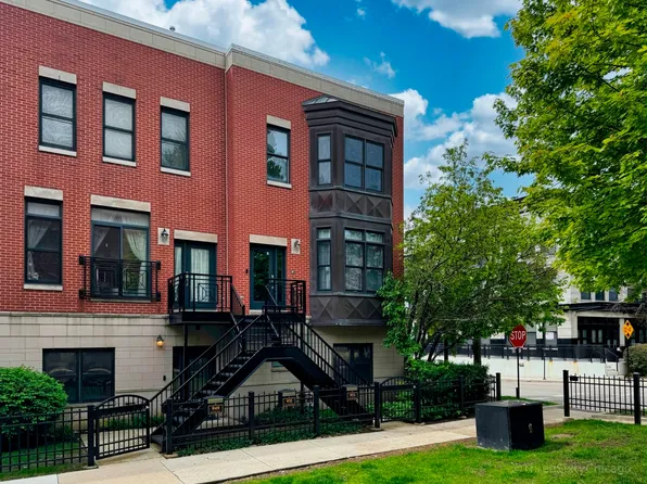 953 W College Pkwy, Chicago, IL 60608