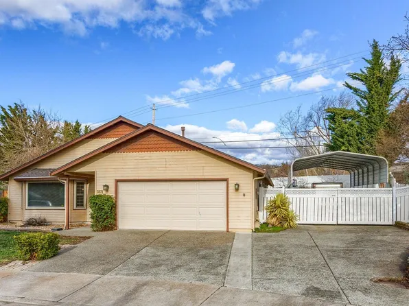 3571 Michael Park Dr, Medford, OR 97504