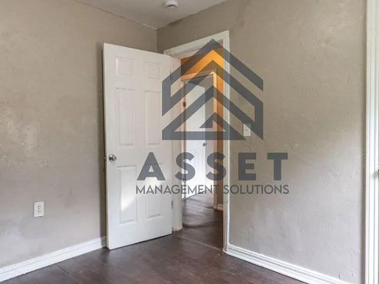316 E Harmon Dr — Photo 15