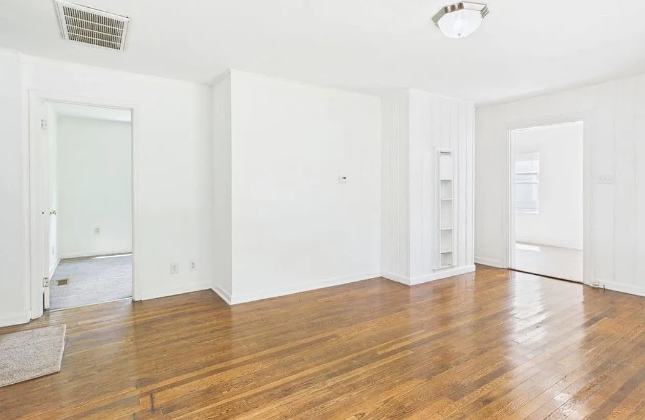 3 bed, 1136 sqft, $1,595 — Photo 2