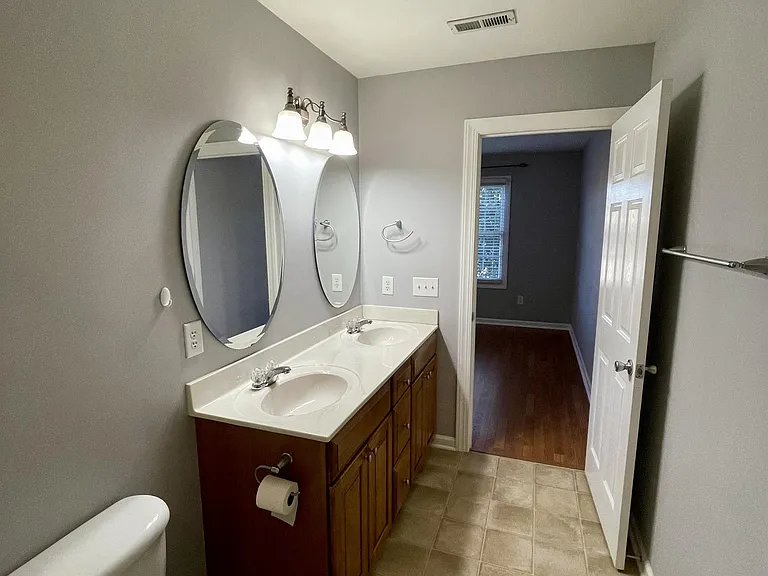 218 Colonnade St — Photo 22