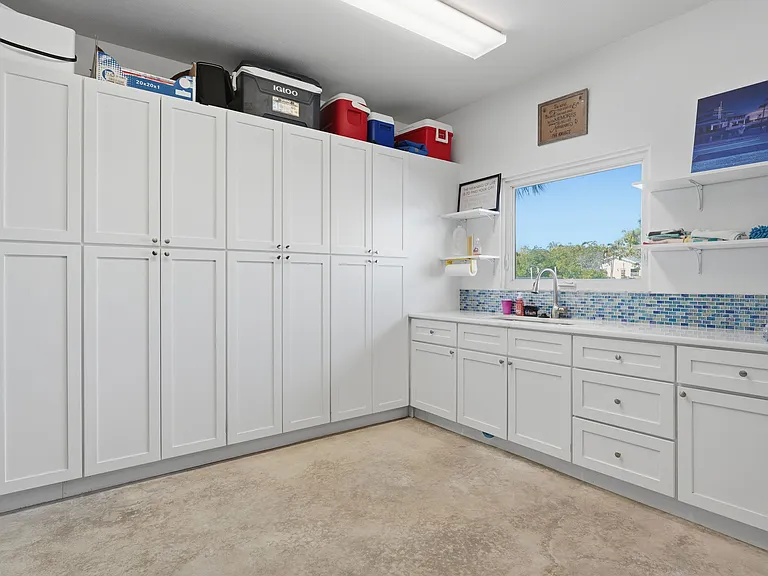 220 Mockingbird Ln — Photo 13