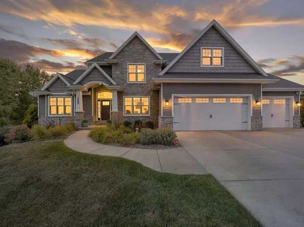 3400 Amber Ln, Green Bay, WI 54311