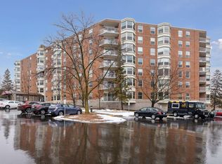 1425 W 28th St APT 223, Minneapolis, MN 55408