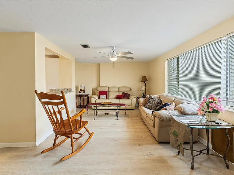 3228 Rock Valley Dr — Photo 4