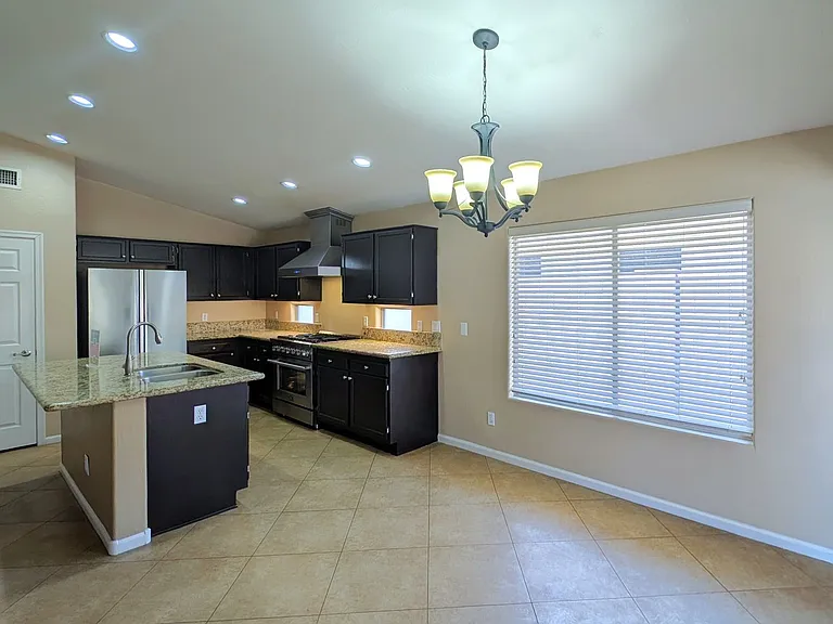 929 N Quail Ln — Photo 13
