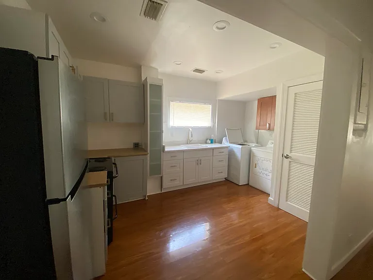 809 E Broward Blvd — Photo 6