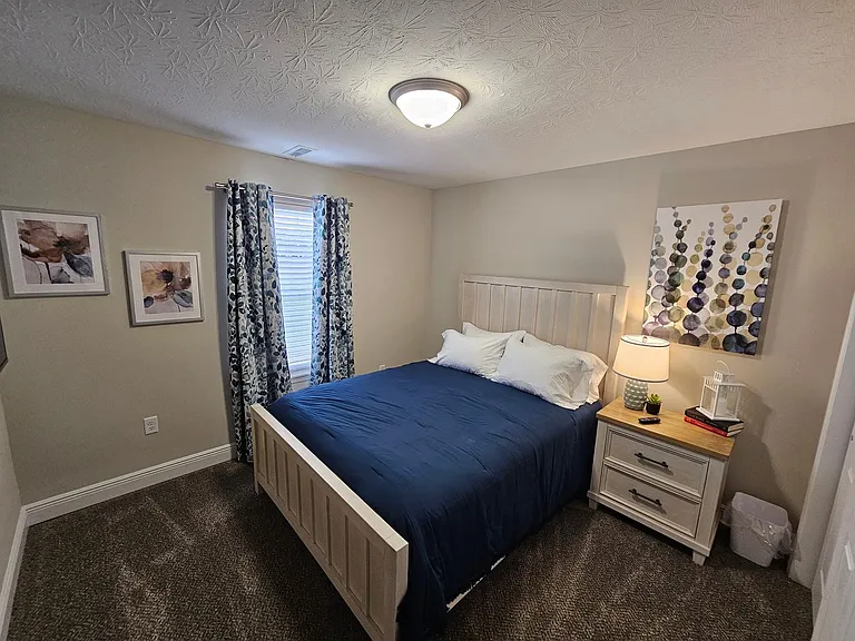 2224 Morris Ave — Photo 43