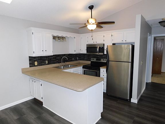 2nd image of 2077 N Park Dr APT 4