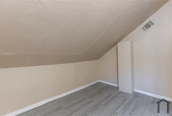 912 SW 35th St — Photo 26