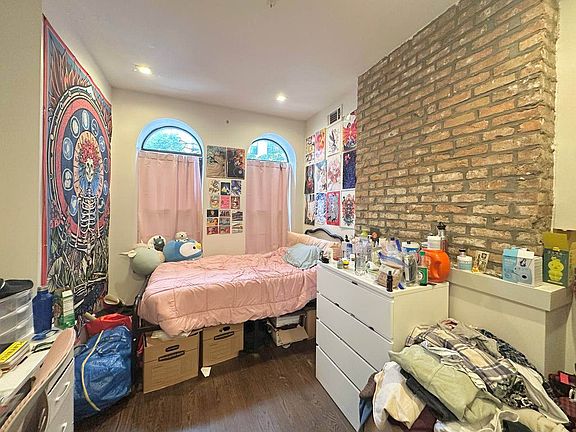3rd image of 1348 Hancock St APT 1R