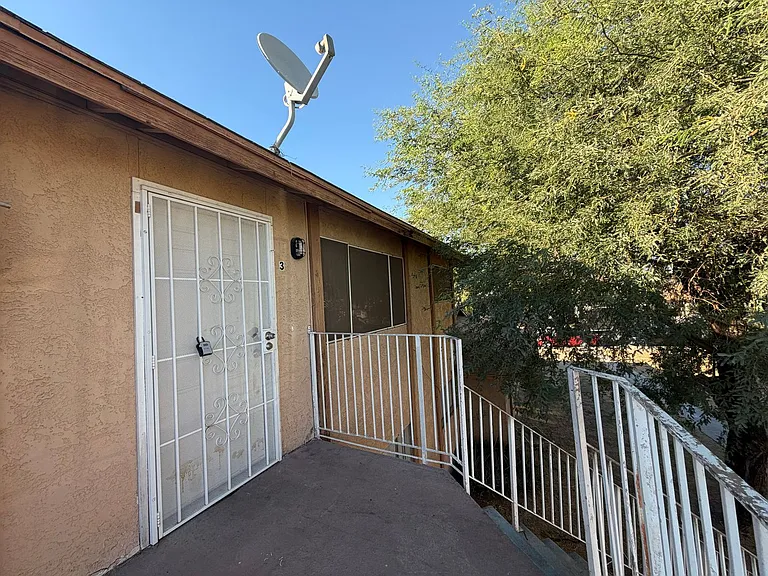 3351 W Harmont Dr — Photo 13