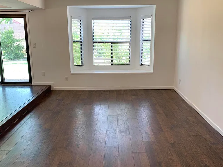 6614 E Sandra Ter — Photo 5