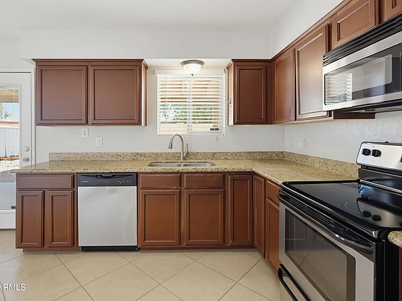 5th image of 1518 W 5TH Place