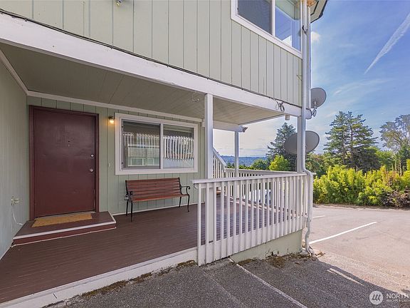 3rd image of 361 Earlington Avenue SW