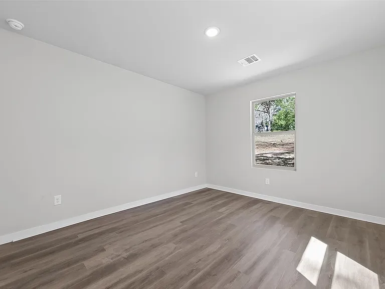 154 E Lakeview Dr — Photo 15