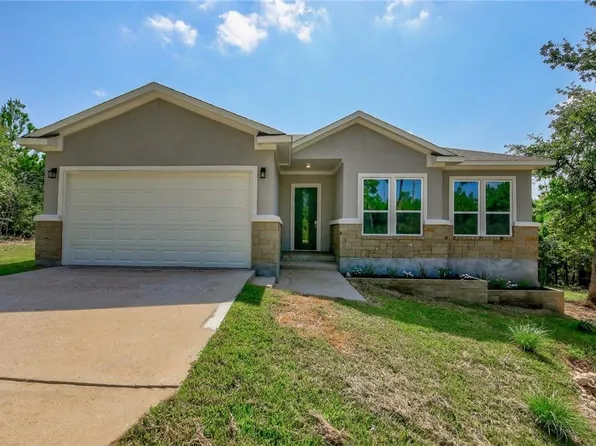 137 Lakeside Dr, Bastrop, TX 78602