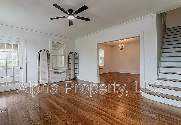 712 Augusta St — Photo 6