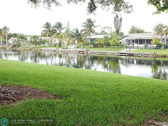 3rd image of 7870 Dixie Beach Cir #171
