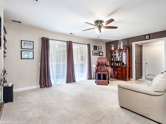 5th image of 4876 N Hermitage Ave APT 104