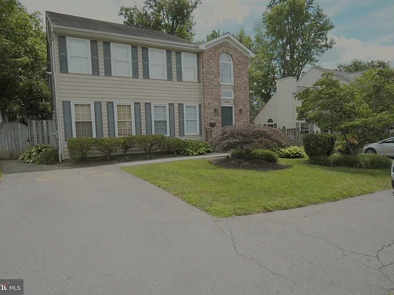 4536 Fairfield Dr — Photo 1
