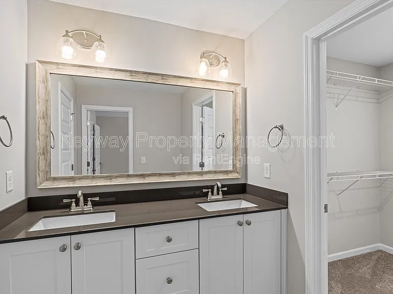 1043 Linsmore Ave — Photo 12