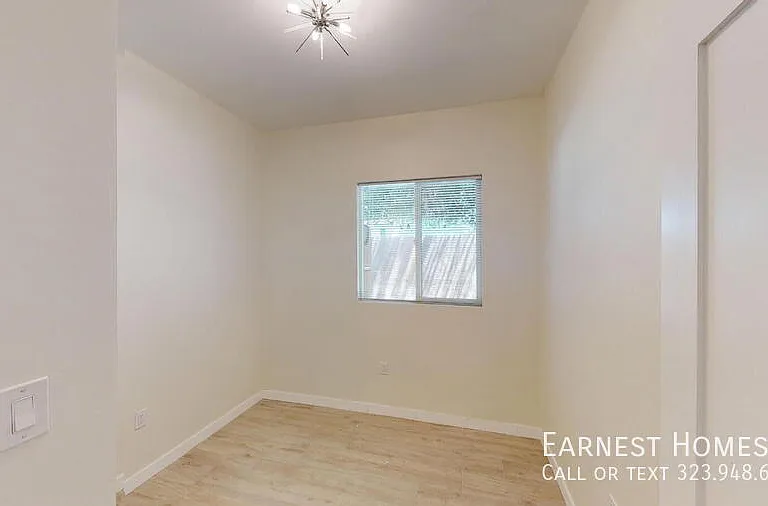 7252 Glade Ave — Photo 10
