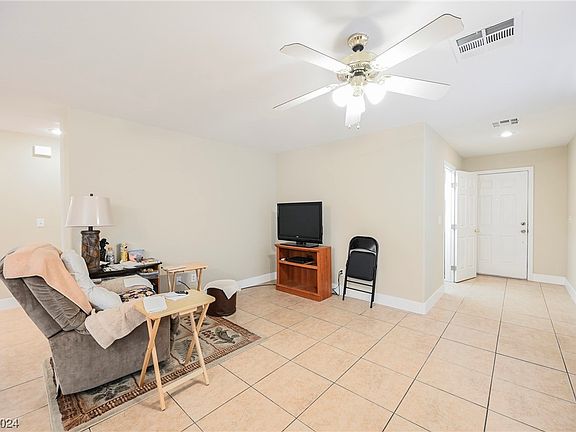 5th image of 374 Silverado Pines Ave