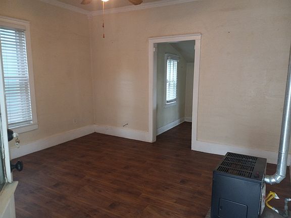 2409 Pine - living room
