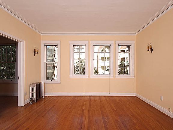 4th image of 360 Forest Ave APT 202