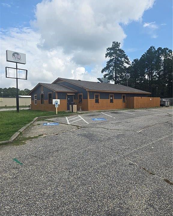 1st image of 3500 Murchison Rd