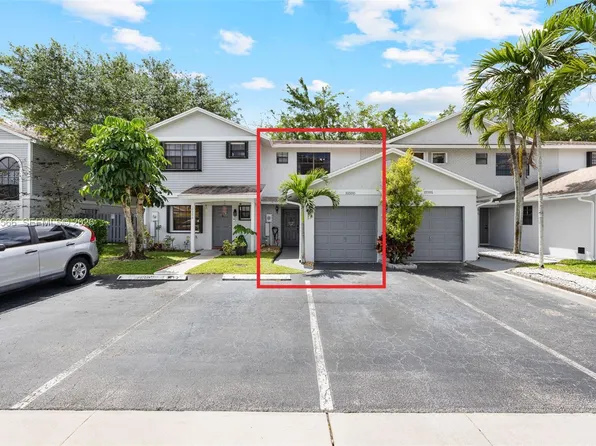 10500 NW 3rd St, Hollywood, FL 33026