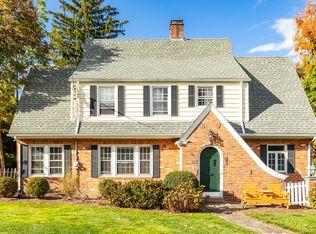 590 Park Rd, West Hartford, CT 06107