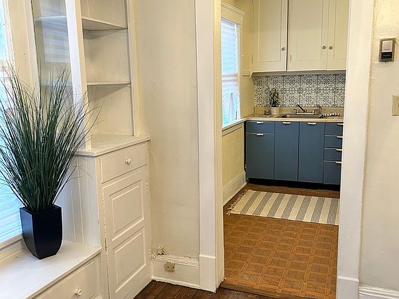 4th image of 9504 Pierpont Ave #2