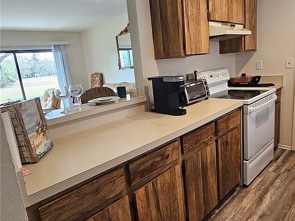 2nd image of 4032 N Edgewater Cir