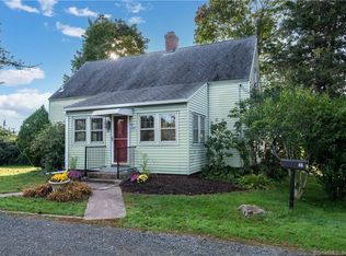68 Meadow St, Guilford, CT 06437