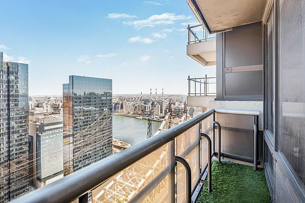 418 East 59th Street #34A in Sutton Place, Manhattan