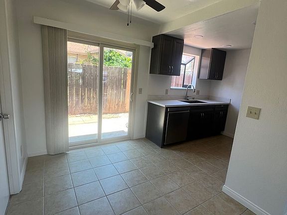 5th image of 1123 Persimmon Ave APT 6