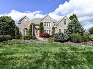 5697 Wolf Ridge Ct, Oak Ridge, NC 27310