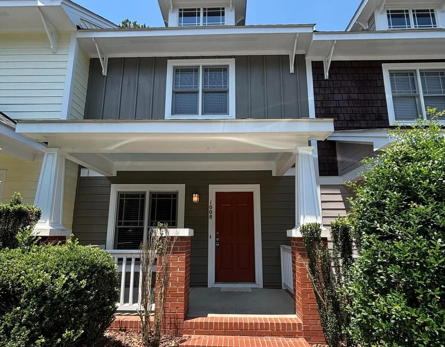2 bed, 2.5 bath, 1354 sqft, $1,700 — Photo 1