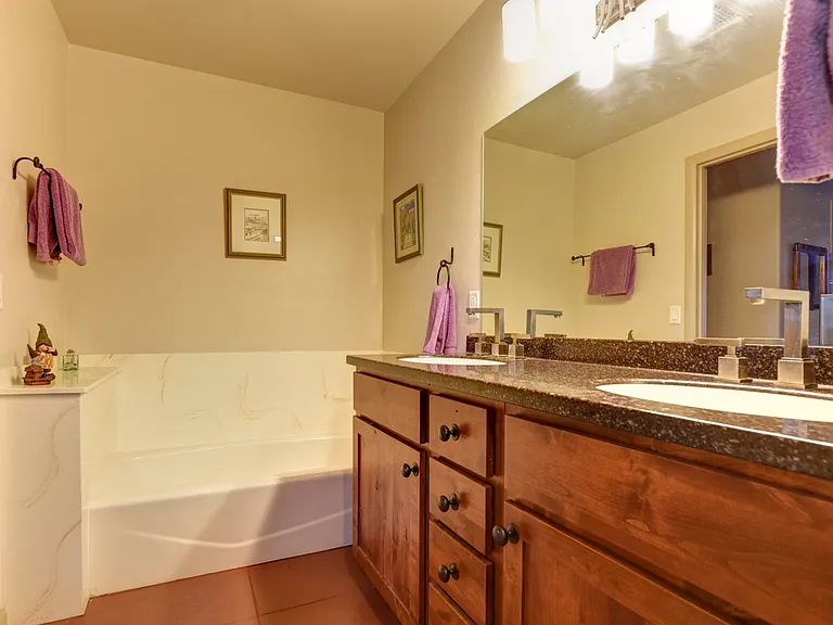 210 Jacob Ln — Photo 28