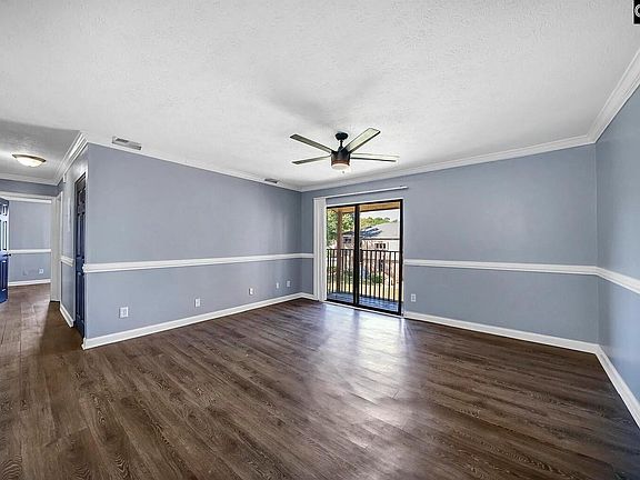 3rd image of 1411 Old Manor Rd