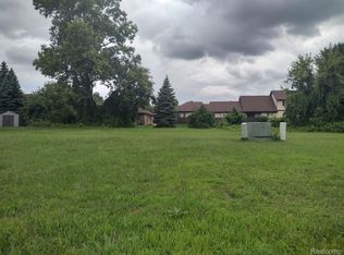 552 Francesco Ct, Dearborn, MI 48124