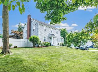 72 Gray Rock Rd, Southport, CT 06890