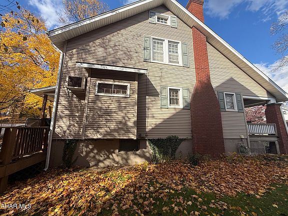 5th image of 202 Coleridge Ave