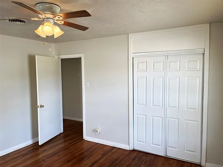 470 Highland Blvd — Photo 1